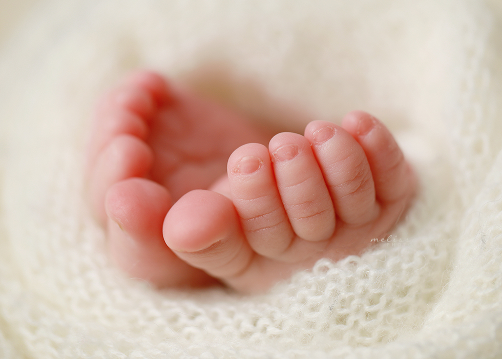 baby toes macro portrait
