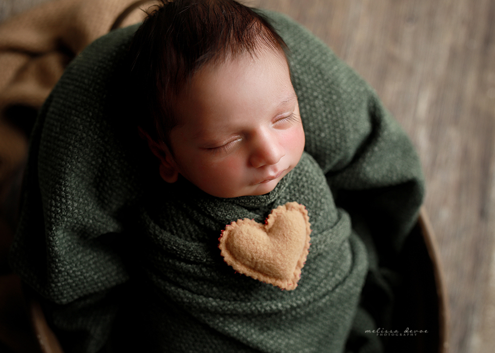 baby sleeping with heart love