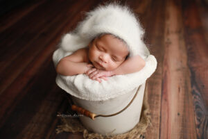 newborn photo studio with props Raleigh